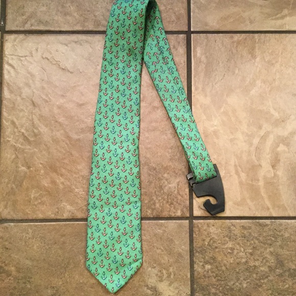 NWT Vineyard Vines Candy Cane Anchor Holiday Tie - Picture 3 of 5